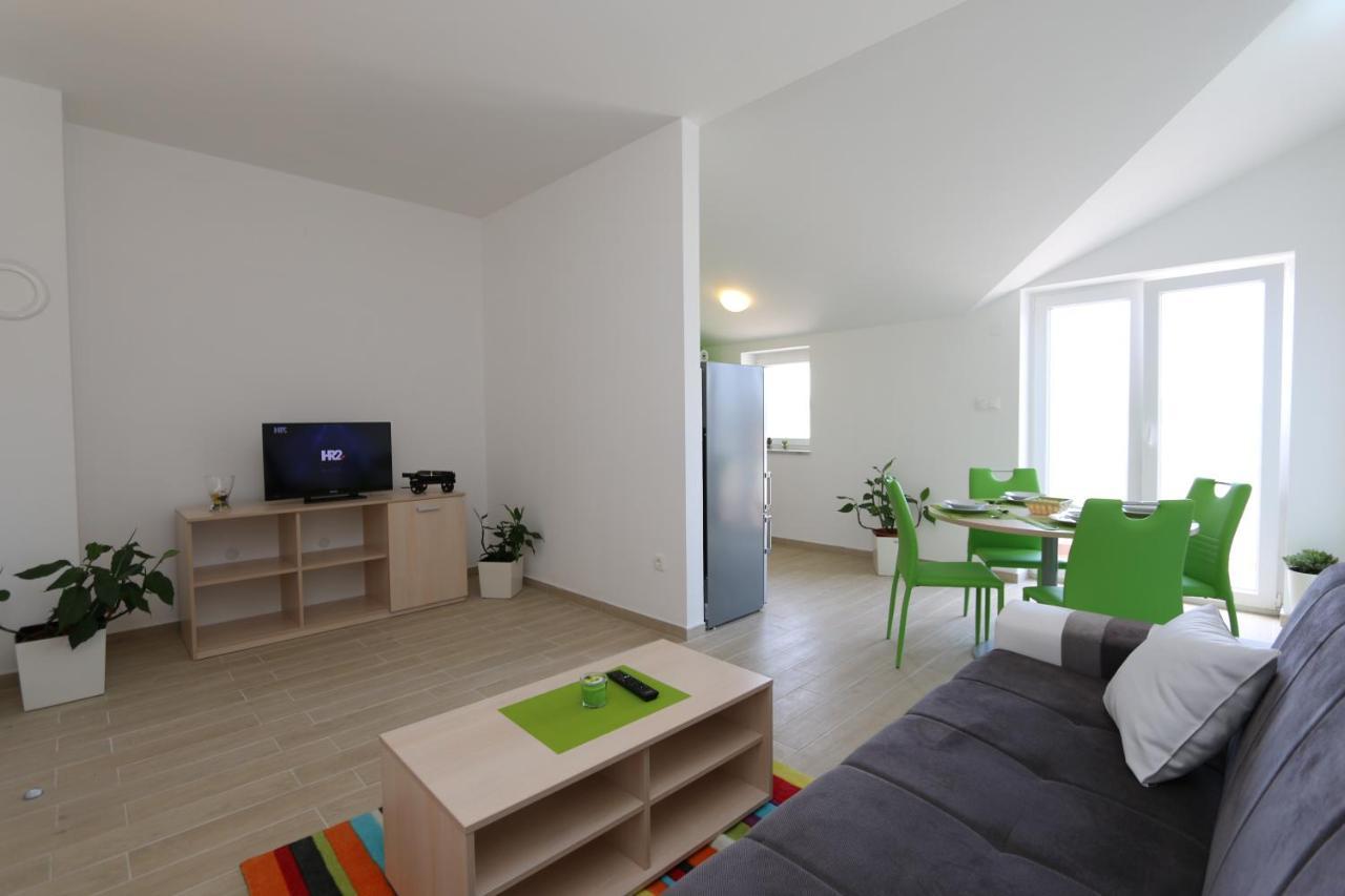 Apartments Sucic Iva I Tea Soline  Exteriör bild