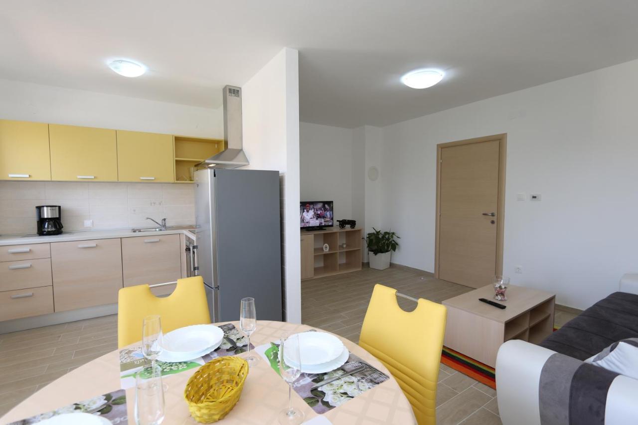 Apartments Sucic Iva I Tea Soline  Exteriör bild