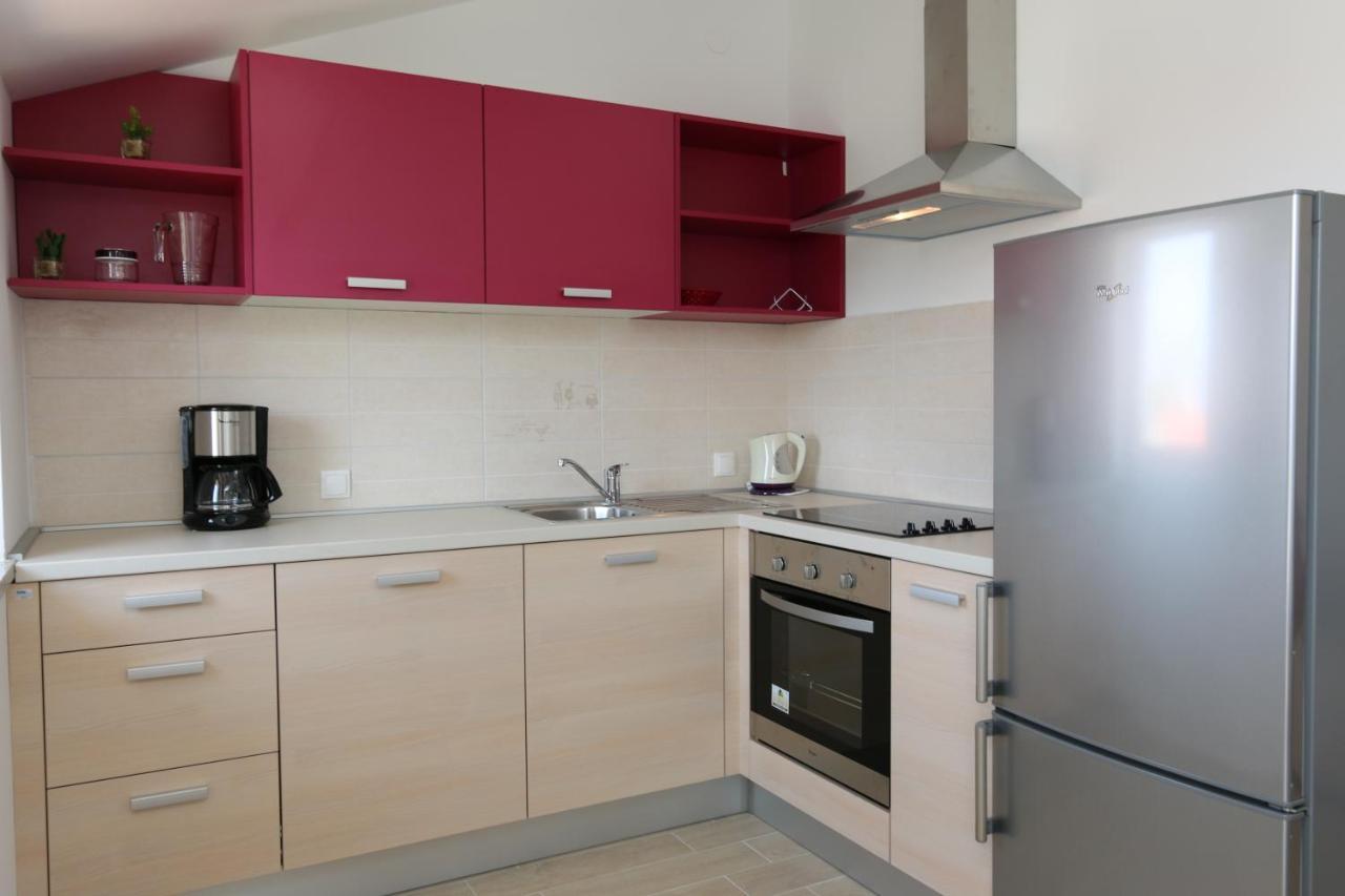 Apartments Sucic Iva I Tea Soline  Exteriör bild