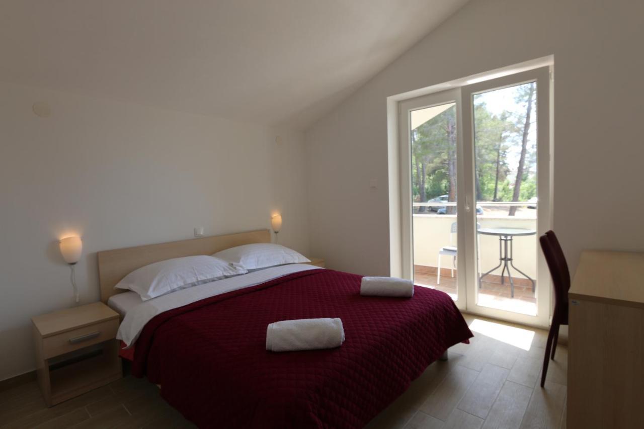 Apartments Sucic Iva I Tea Soline  Exteriör bild