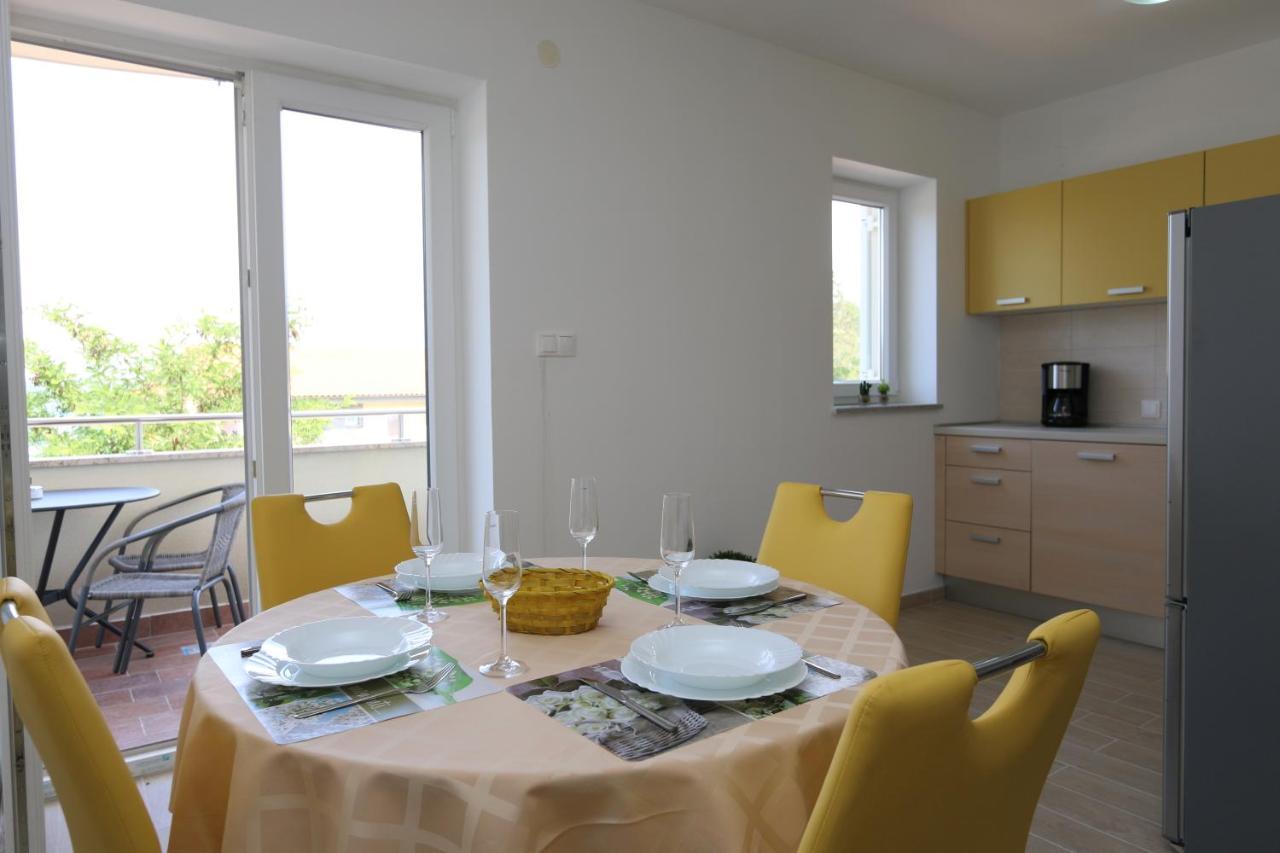 Apartments Sucic Iva I Tea Soline  Exteriör bild