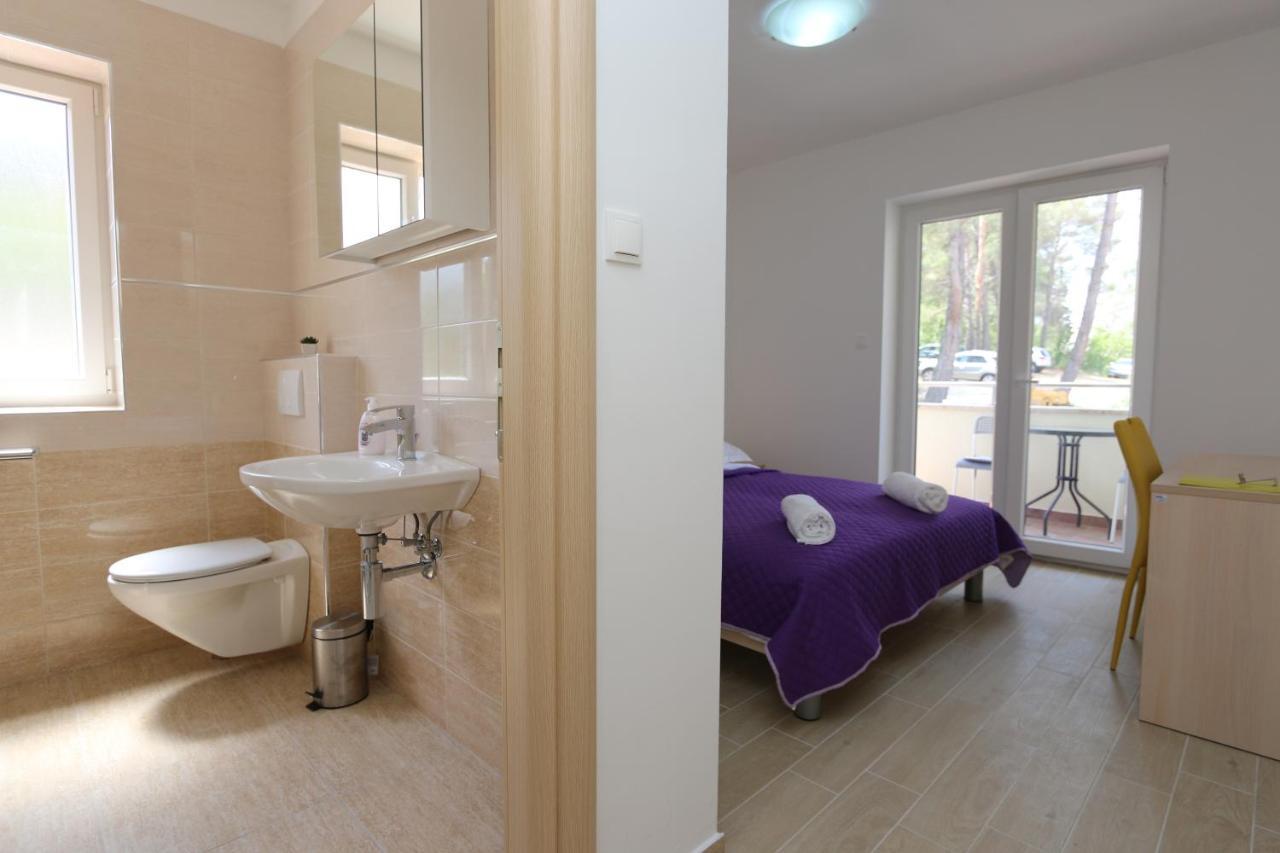 Apartments Sucic Iva I Tea Soline  Exteriör bild