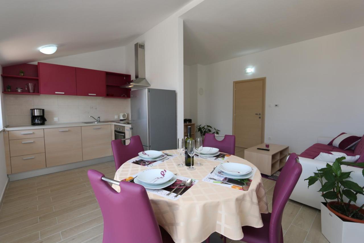 Apartments Sucic Iva I Tea Soline  Exteriör bild