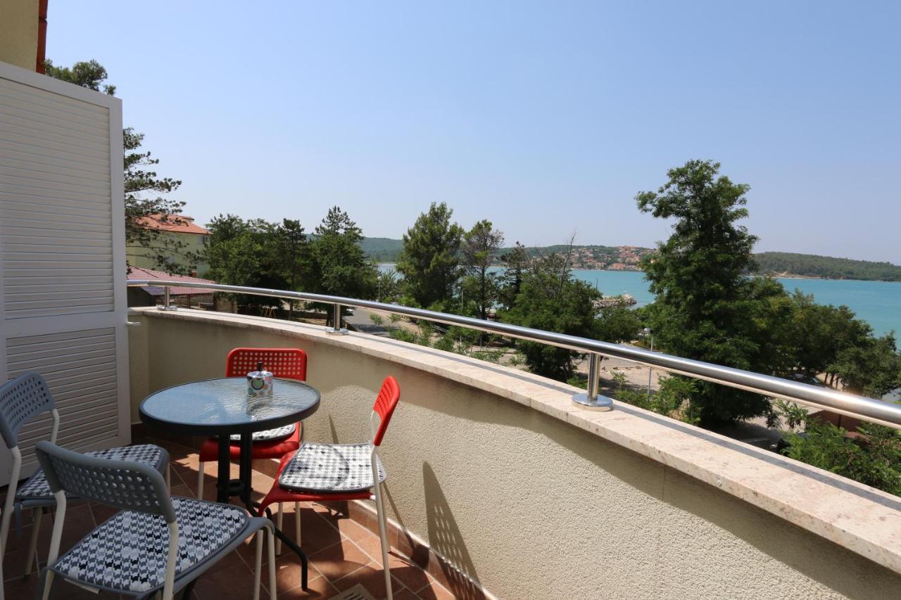 Apartments Sucic Iva I Tea Soline  Exteriör bild
